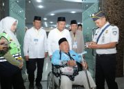 Wakil Bupati Asahan Lepas Keberangkatan Calhaj dari Asrama Haji Medan  