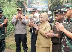 Wabup Tiorita Hadiri Ground Breaking Jembatan Gantung Garuda Merah Putih di Kuala