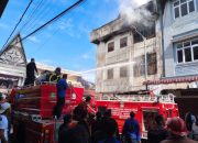 Toko Sepatu dan Sandal ‘Sehati Jaya Marpaung’ di Pematangsiantar, Terbakar