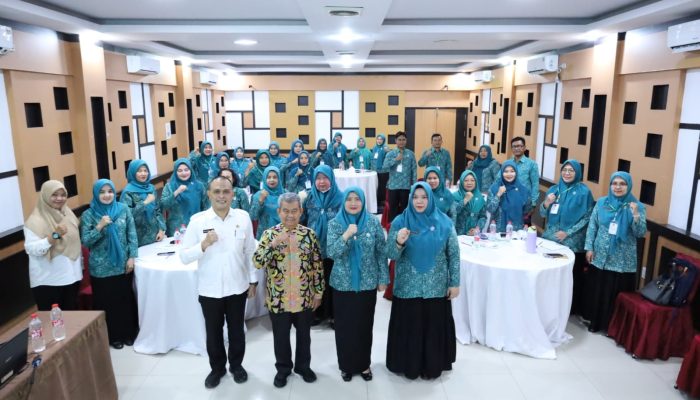 Bupati Asahan melalui Kepala Dinas Pemberdayaan Masyarakat Desa, Darwinsyah Lubis SSTP membuka pelatihan PKK Kecamatan tahun 2026 diaula Hotel antariksa Kisaran, Kamis (21/5).
