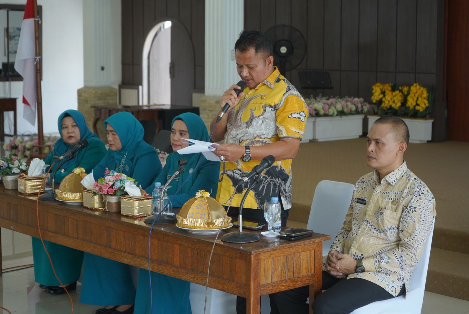 Wakil Bupati Asahan, Rianto SH MAP membuka rapat koordinasi teknis (rakornis) PKK Asahan bersama PKK Kecamatan dan PKK Kelurahan/Desa di Pendopo Rumah Dinas Bupati Asahan, Jum'at (22/5).