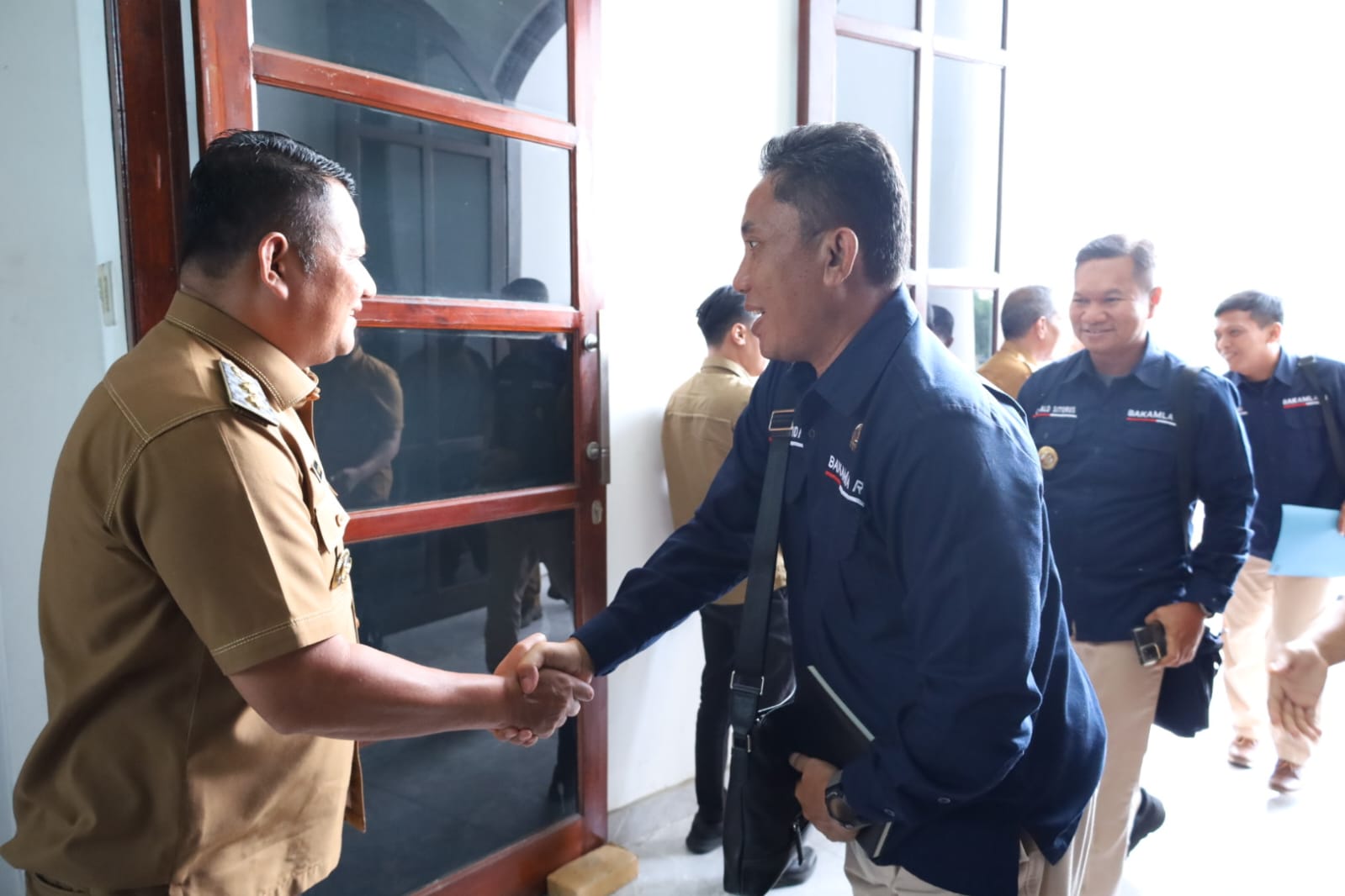 Wakil Bupati Asahan Rianto SH MAP bersama beberapa OPD menerima kunjungan kerja Bakamla, Senin (18/5).