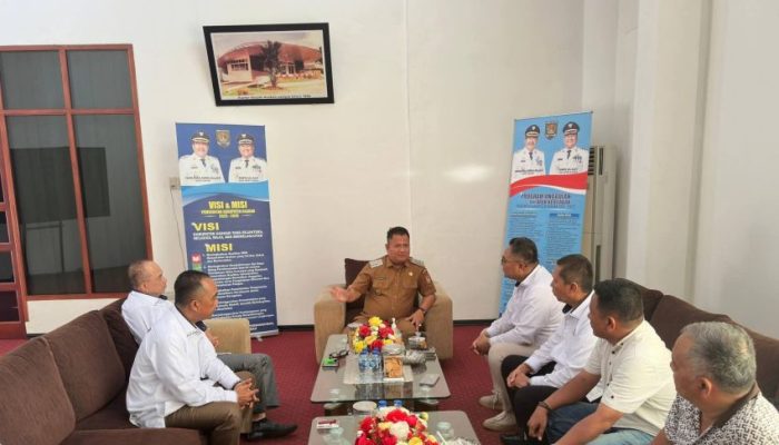 Wakil Bupati Asahan, Rianto SH MAP menerima silaturahmi pengurus DPP Asosiasi Pengembangan dan Pemasaran Rumah Nasional (Asprumnas) Rabu,  (10/6).