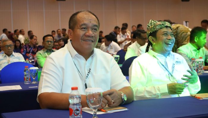 Bupati Asahan Taufik Zainal Abidin SSos MSi bersama Kepala Daerah se Indonesia hadiri HUT ke 26 APKASI di Kabupaten Deli Serdang, Kamis (3/7).