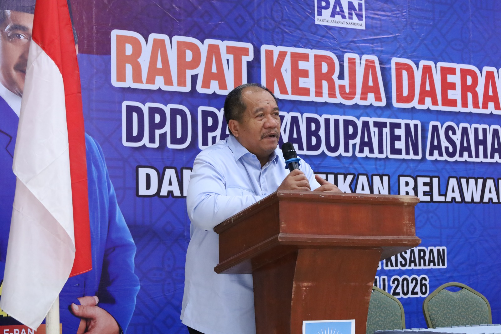 Bupati Asahan, Taufik Zainal Abidin SSos MSi hadiri Rakerda dan pelantikan relawan PAN di Gedung Mutiara Kisaran, Minggu (26/7). 