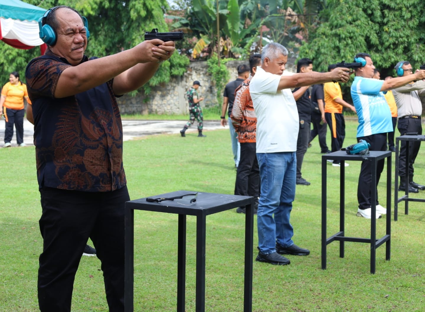 Polres Asahan menggelar lomba menembak yang diikuti Forkopimda dilapangan tembak, dalam memeriahkan peringatan hari Bhayangkara ke-80.
