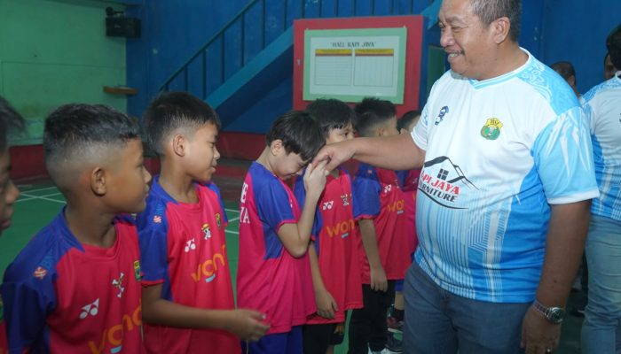 Bupati Asahan buka Turnamen Bulutangkis Piala Bupati Asahan Semi Open tahun 2026 di Hall PB Rapi Jaya Gambir Baru, Rabu (15/7).