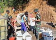 Kebersamaan Satgas TMMD dan Warga, Ringankan Pengerjaan Jalan Penghubung Watuduwur-Kalibawang