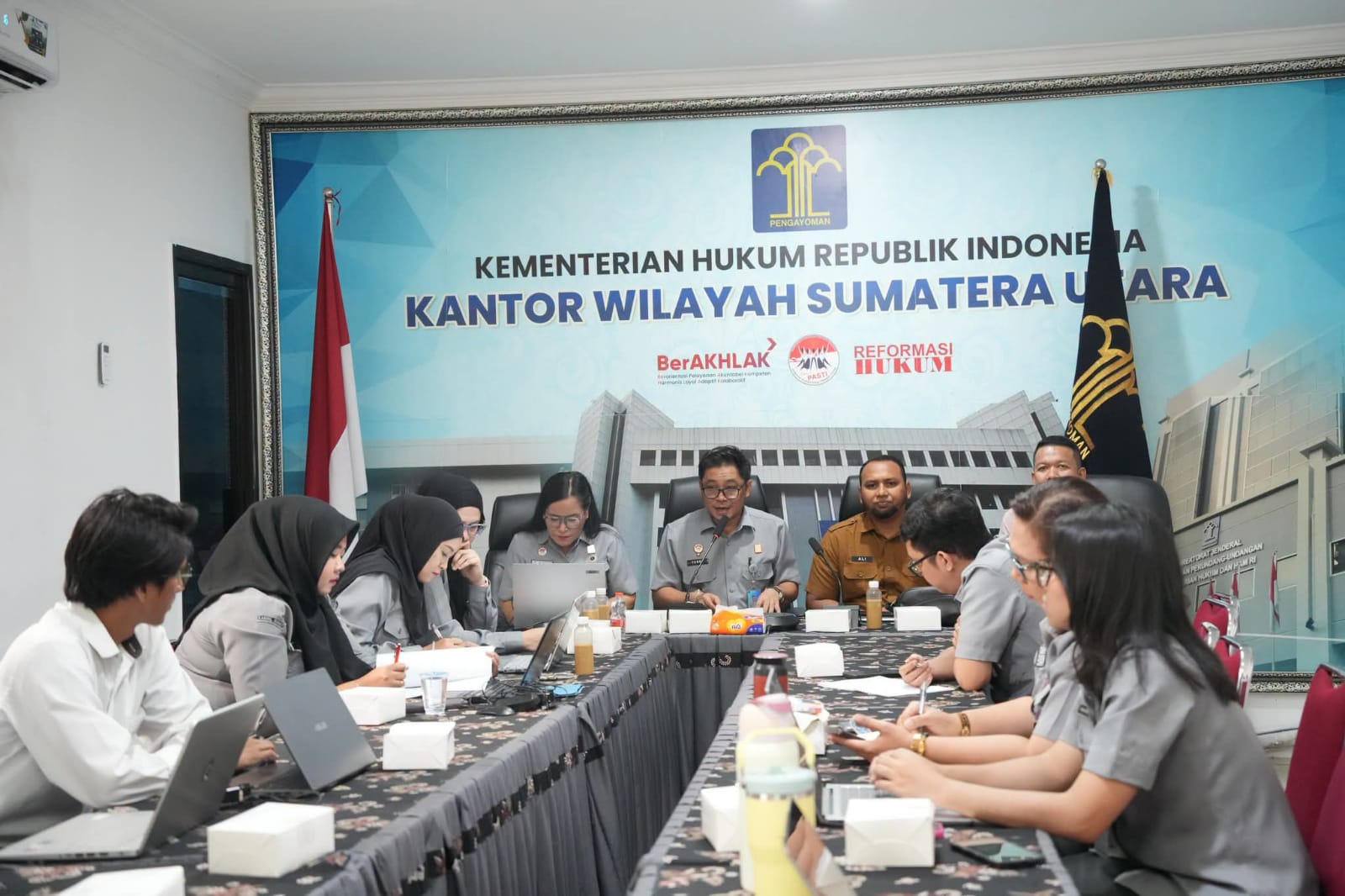 Kanwil Kemenkum Sumut menggelar FGD.