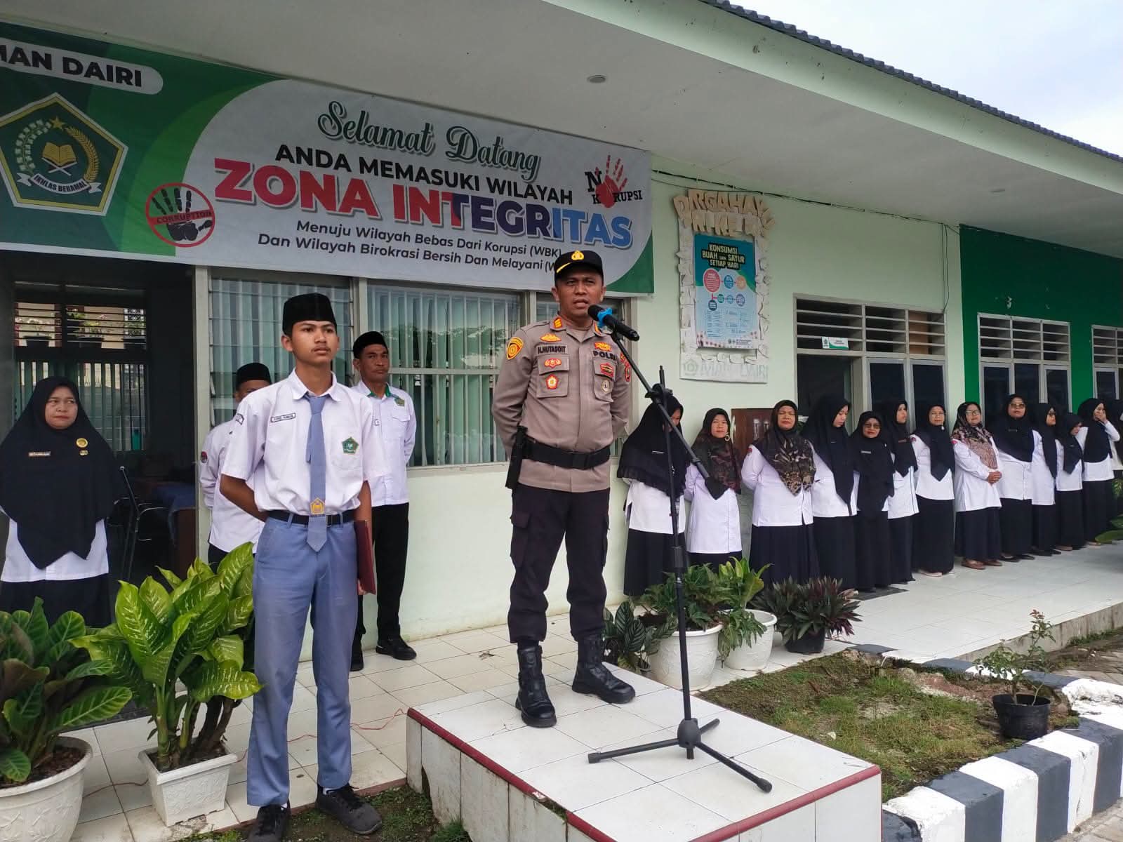 Police Goes To School Polres Dairi.