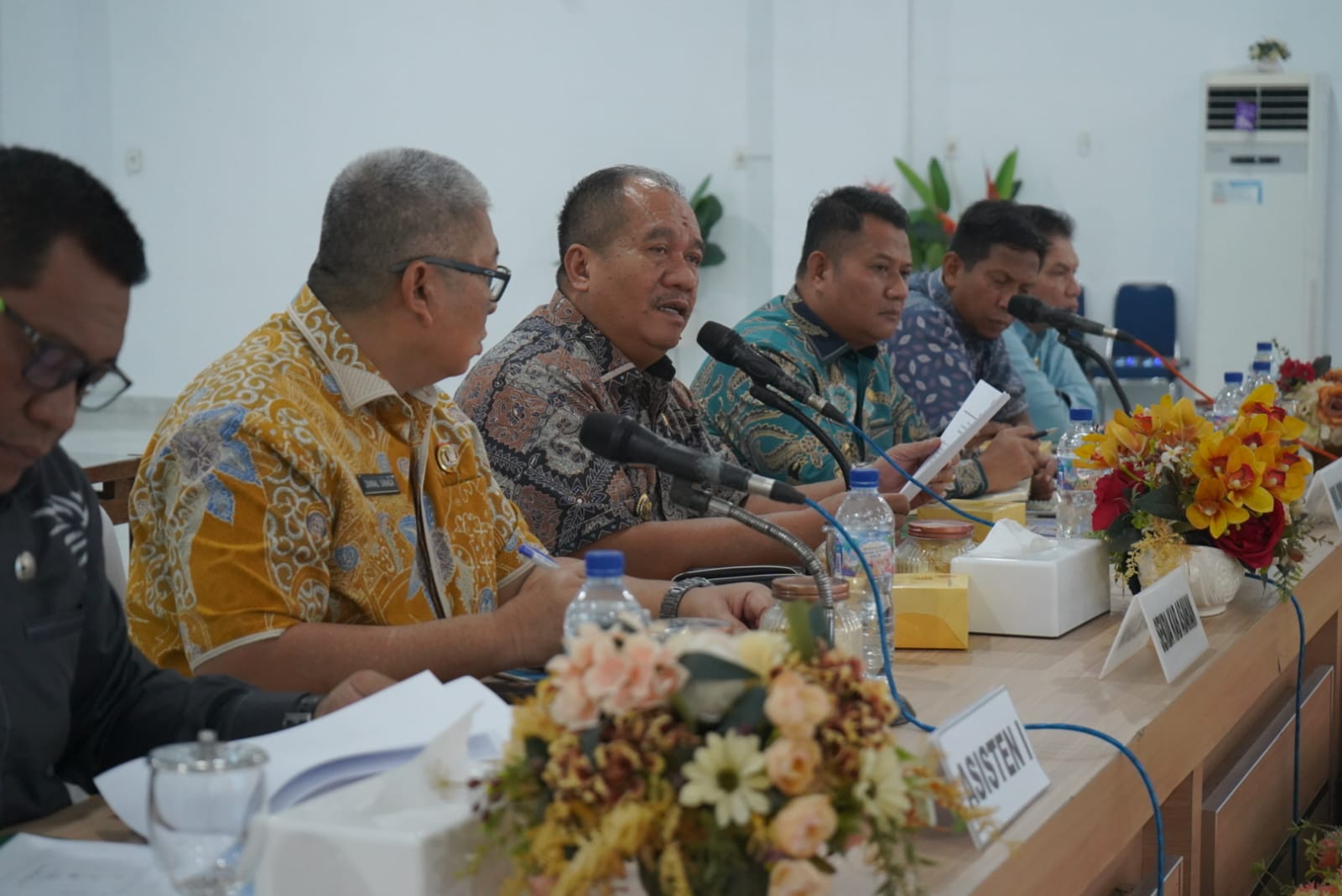 - Bupati Asahan, Taufik Zainal Abidin SSos MSi pimpin Rakorpem persiapan HUT RI ke 81 dan program prioritas tahun 2027 diaula Melati.
