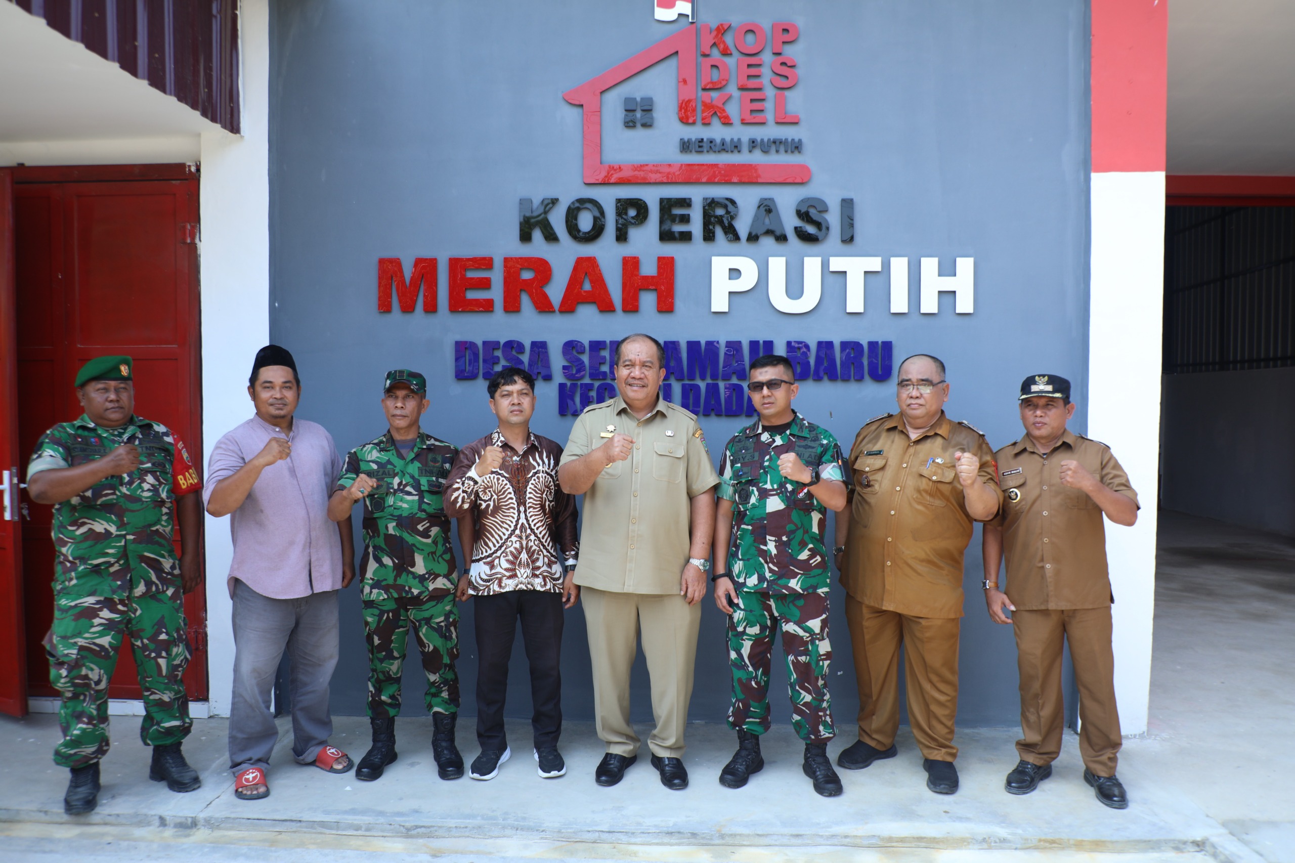 Bupati Asahan, Dandim 0208 Asahan dan OPD tinjau KDMP Desa Sei Kamah Baru, Jembatan Perintis Garuda serta Irigasi Sungai Silau Tua Dam Alam Bali, Senin (24/8). Bupati Asahan, Dandim 0208 Asahan dan OPD meninjau KDMP Desa Sei Kamah Baru, Jembatan Perintis Garuda serta Irigasi Sungai Silau Tua Dam Alam Bali, Senin (24/8).