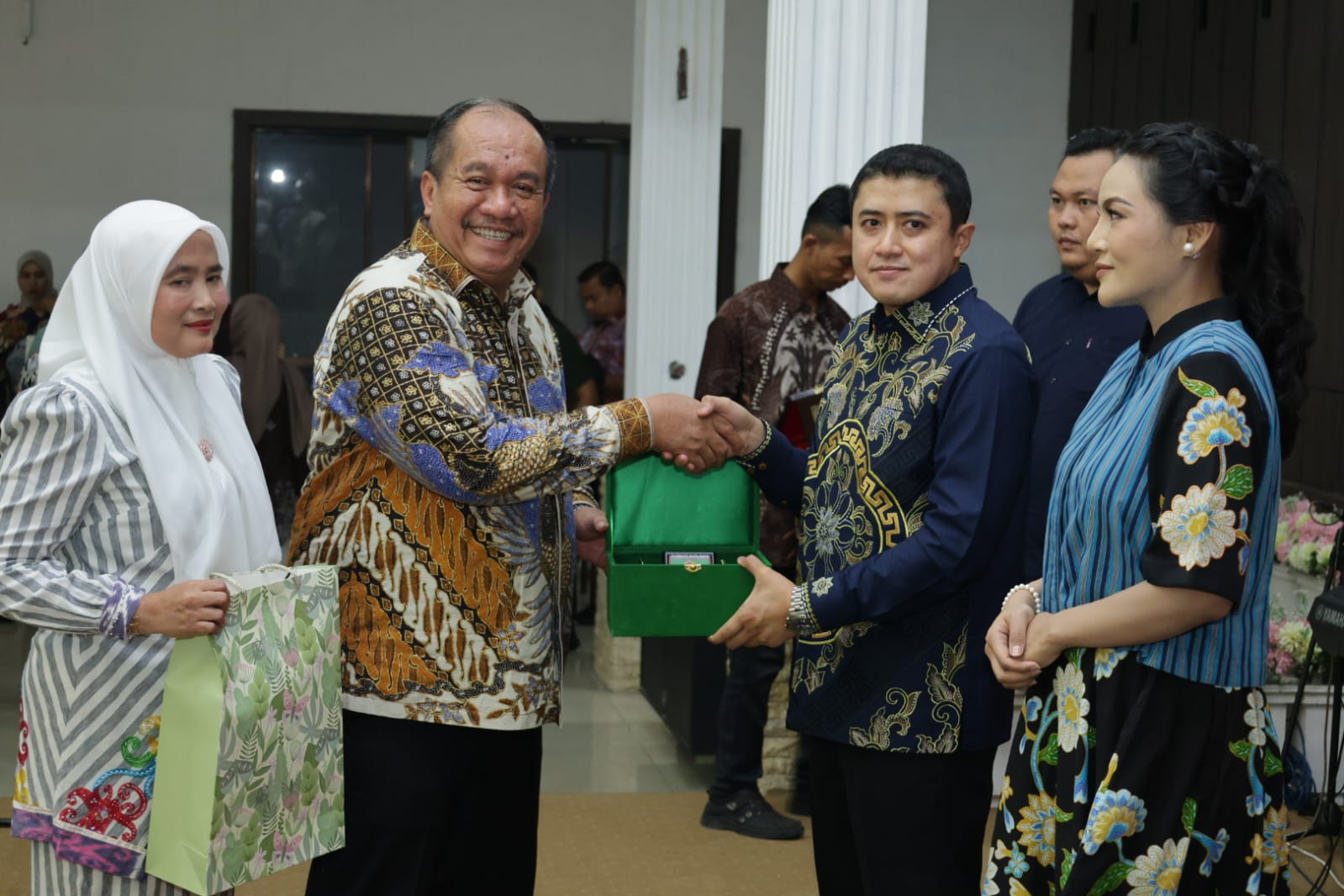 Pemkab Asahan sambut Kapolres Asahan AKBP Adi Dharma Pramudhita di Rumdis, Sabtu (15/8) malam. 