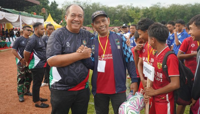 Turnamen sepak bola U-15 piala Bupati Asahan resmi di buka di Stadion Mutiara, Rabu (19/8).