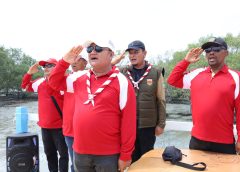 Wakil Bupati Asahan Kibarkan Bendera Merah Putih di Wisata Mangrove Silo Baru