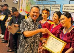 Bantu Rp10 Juta untuk Kas dan Kegiatan, Dr Maruli Siahaan Lantik Pengurus Baru Naposo PPSD Pekanbaru