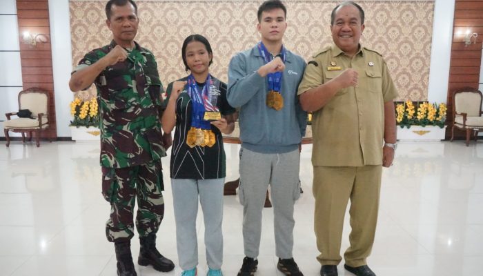 Bupati Asahan, Taufik Zainal Abidin SSos MSi menerima audiensi Federasi Akuatik Indonesia Asahan bersama atlet renang yang berhasil di kejuaraan renang piala HUT RI ke 81, Selasa (8/9).
