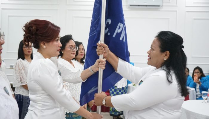 Bupati Asahan Taufik Zainal Abidin SSos MSi hadiri pelantikan Dewan Pimpinan Cabang Persekutuan Wanita Kristen Indonesia (DPC PWKI) Asahan di Hotel Antariksa, Sabtu (26/9).