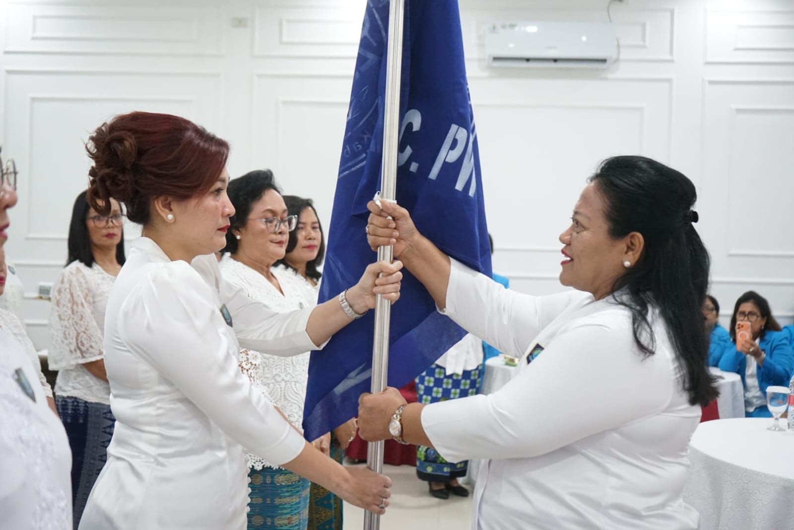 Bupati Asahan Taufik Zainal Abidin SSos MSi hadiri pelantikan Dewan Pimpinan Cabang Persekutuan Wanita Kristen Indonesia (DPC PWKI) Asahan di Hotel Antariksa, Sabtu (26/9).