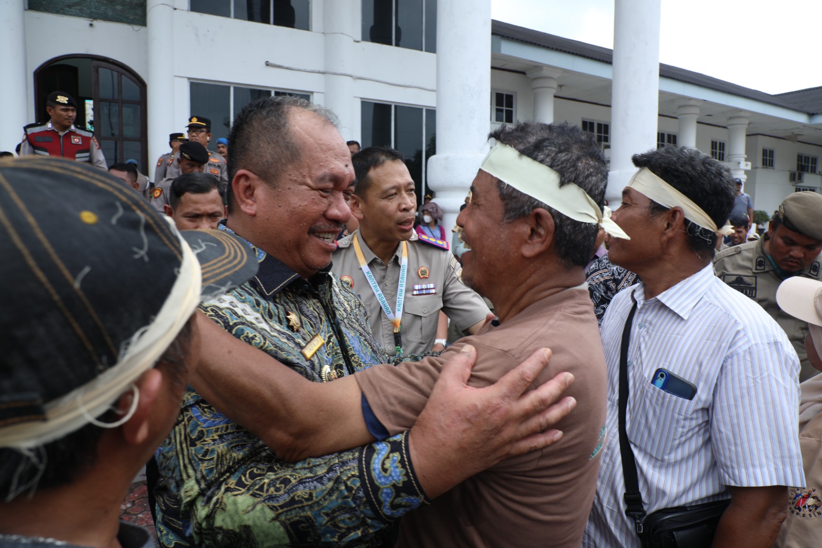 Memperingati Hari Tani Nasional, Dewan Pengurus Cabang Serikat Petani Indonesia Asahan gelar aksi unjuk rasa, Kamis (24/9). 