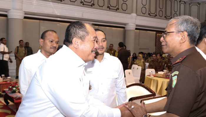 Bupati Asahan, Taufik Zainal Abidin SSos MSi hadiri kegiatan "Jaksa Sahabat Pendidik" di Kantor Gubsu, Selasa (6/10)