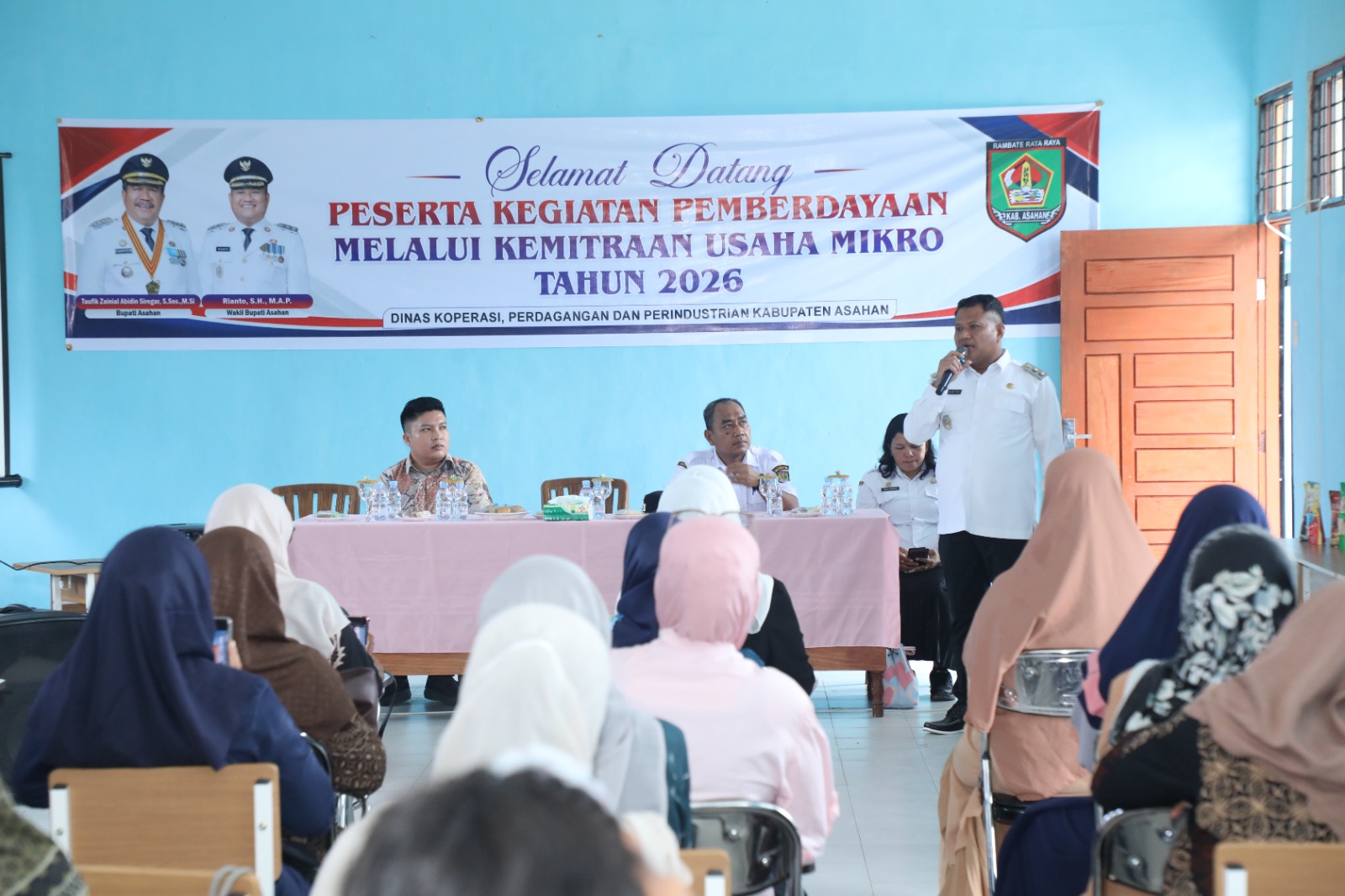Wakil Bupati Asahan, Rianto SH MAP membuka kegiatan pemberdayaan melalui kemitraan usaha mikro di aula UPTD BLK Jalan Husni Thamrin, Kelurahan Selawan, Kecamatan Kota Kisaran Timur, Rabu (28/10).