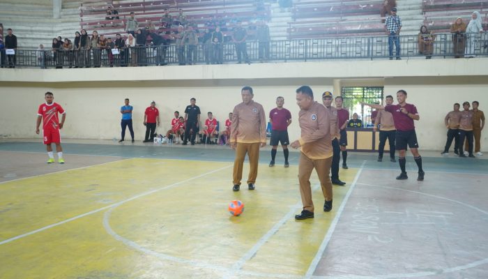 Wakil Bupati Asahan, Rianto SH MAP buka Pekan Olahraga Kabupaten (Porkab) Korpri di GOR Kisaran, Senin (12/10).