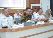 Wakil Bupati Asahan dampingi tim KPK melakukan penilaian di Desa Ledong Barat, Kecamatan Aek Ledong, Rabu (30/9)