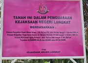 Unit Seksi KSDA Wilayah II Langkat Dampingi Tim Kejari Langkat Pasang Plank di Lahan SM Karang Gading