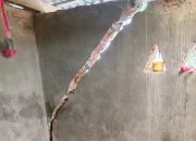 Dilalui Truk Trailer Angkut Paku Bumi Milik PT IKL untuk Proyek EMP, Puluhan Rumah Warga di 4 Desa Rusak
